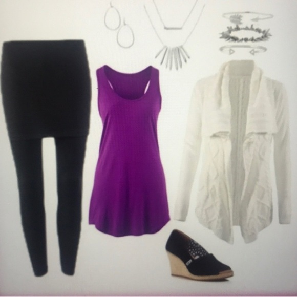 Cabi scoop neck tank style 271 size M EUC - Picture 2 of 6